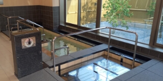 写真：ハートフルを導入した温泉施設